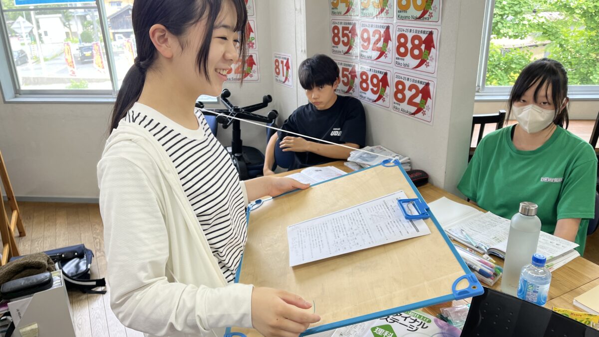 【スタディハウス 秋田 塾】記事更新✍️「勉強机&部屋は綺麗ですか？？？」