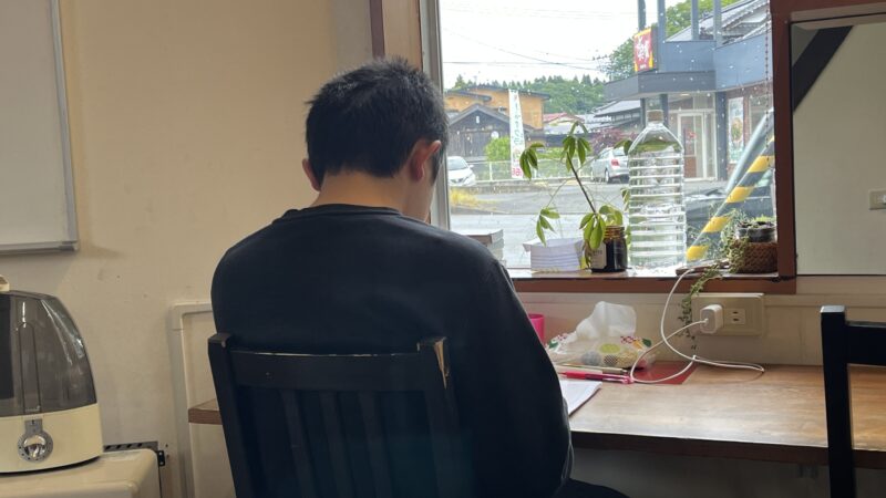 【スタディハウス 秋田 塾】記事更新✍️「既卒生は「人生を賭けて」受験勉強と格闘している。」